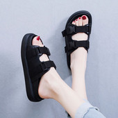 Női alkalmi papucs fekete-fehér színben