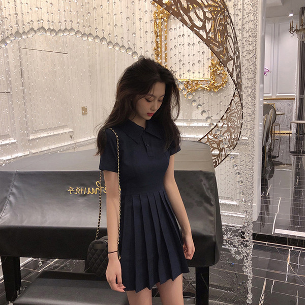 Alkalmi női ruha rövid ujjal és gallérral fekete színben