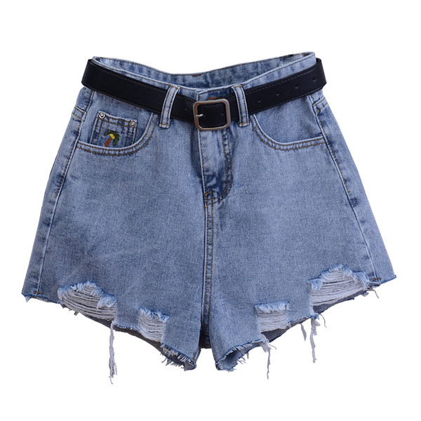 Női farmer rövidnadrág hímzéssel