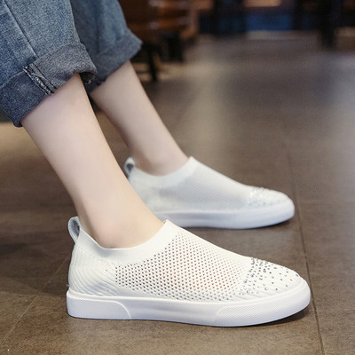 Női sport- és alkalmi cipő fekete, fehér és sárga kövekkel