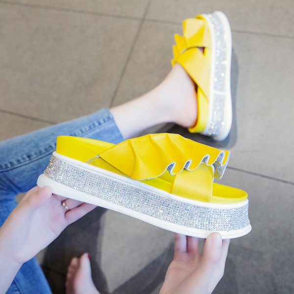 Női papucs új modell magas talppal és kövekkel több színben