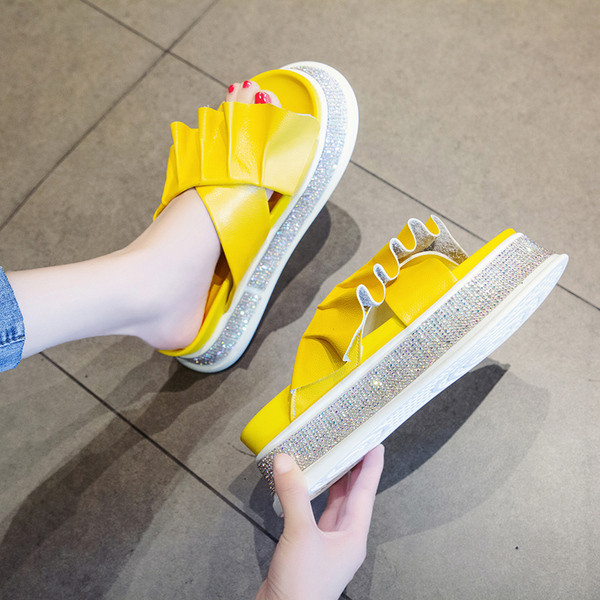 Női papucs új modell magas talppal és kövekkel több színben