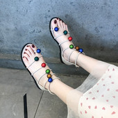 Modern női szandál színes elemekkel fekete és bézs színben