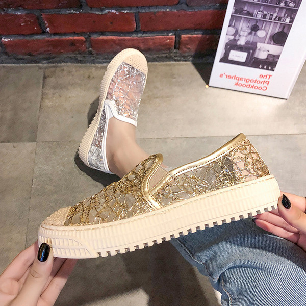 Modern női mokaszinok arany, ezüst és fekete színben