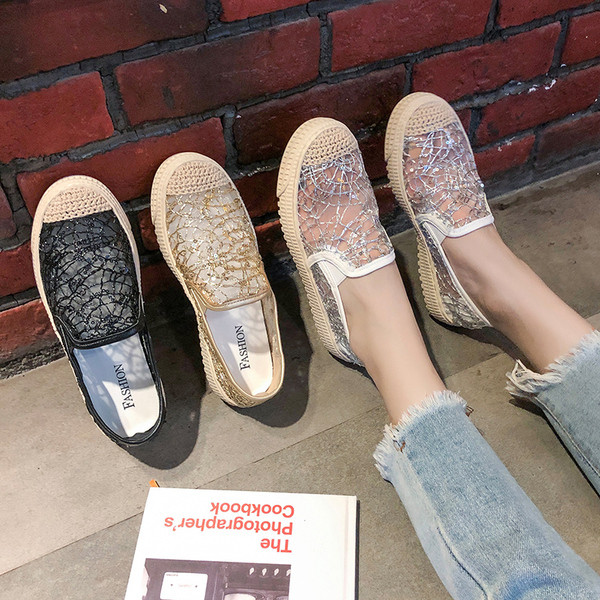 Modern női mokaszinok arany, ezüst és fekete színben