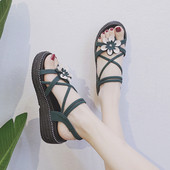 Stílusos női szandál három színben 3D elemmel