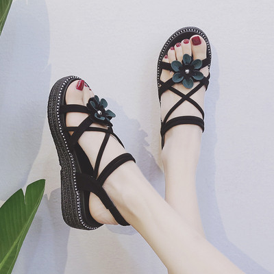 Stílusos női szandál három színben 3D elemmel