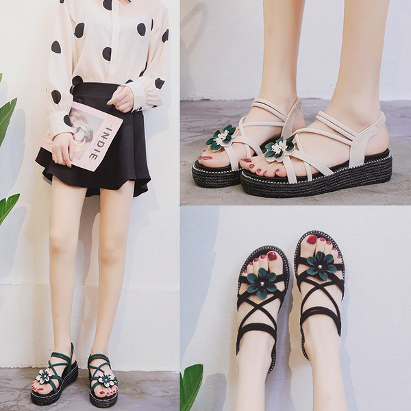 Stílusos női szandál három színben 3D elemmel