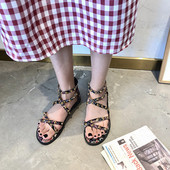 Alkalmi női szandál mintás és fém elemekkel két színben