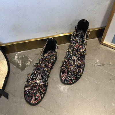 Alkalmi női szandál mintás és fém elemekkel két színben