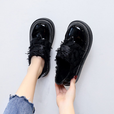 Актуални дамски обувки с връзки в черен и бял цвят