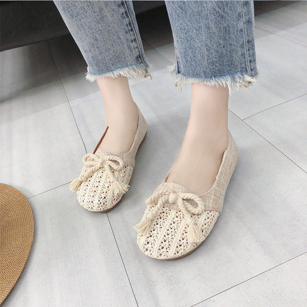 Alkalmi női cipő bézs és barna szalaggal