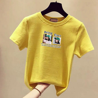 Női póló különböző mintákkal és színekkel