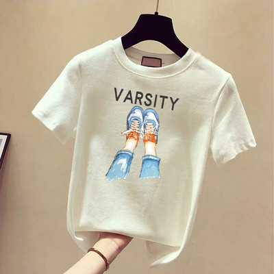 Női póló különböző mintákkal és színekkel