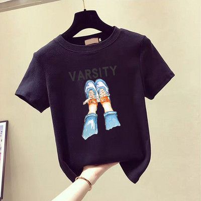 Női póló különböző mintákkal és színekkel