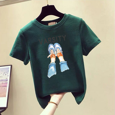 Női póló különböző mintákkal és színekkel