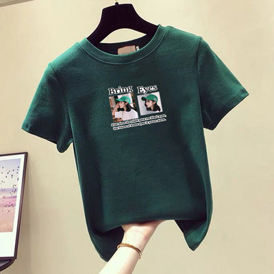 Női póló különböző mintákkal és színekkel