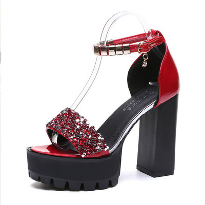 Modern női szandál vastag sarkú és kövekkel több színben