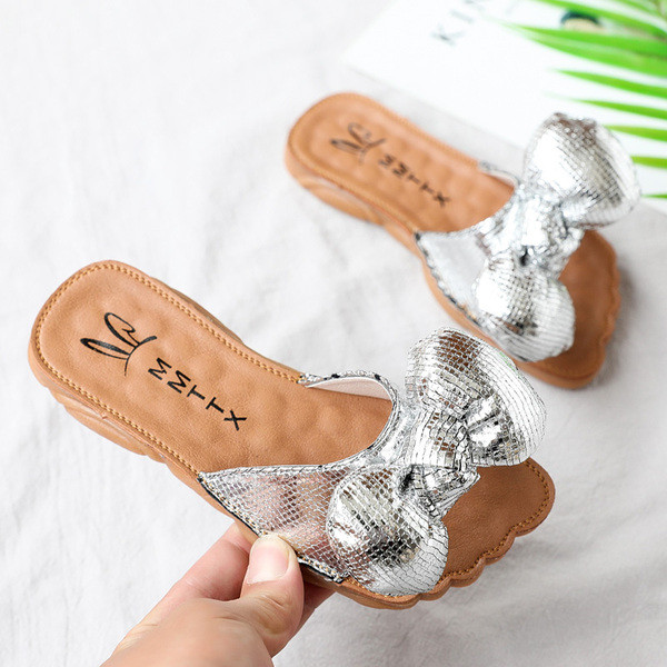 Modern gyerekpapucs lányoknak három színben, szalaggal