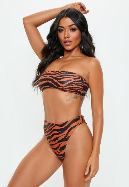 Modern kétrészes fürdőruha többféle mintával