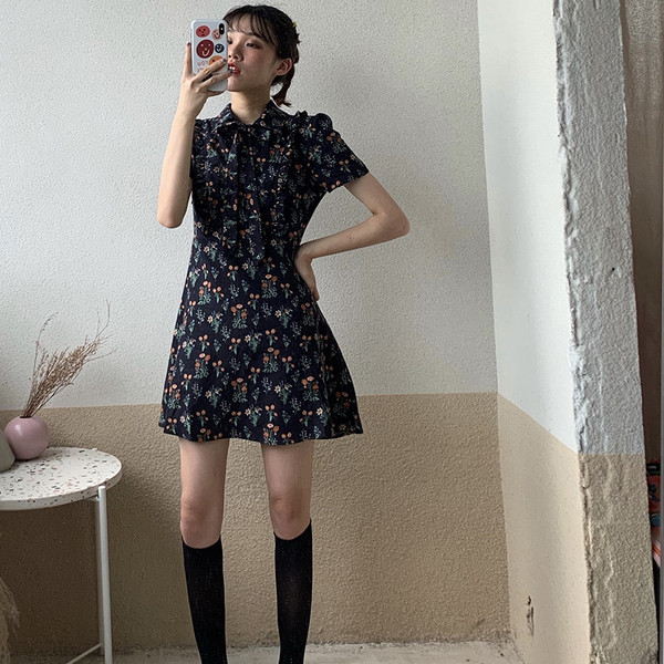 Női alkalmi ruha virágmintával