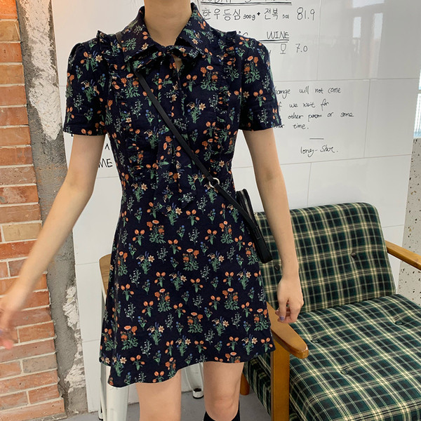 Női alkalmi ruha virágmintával