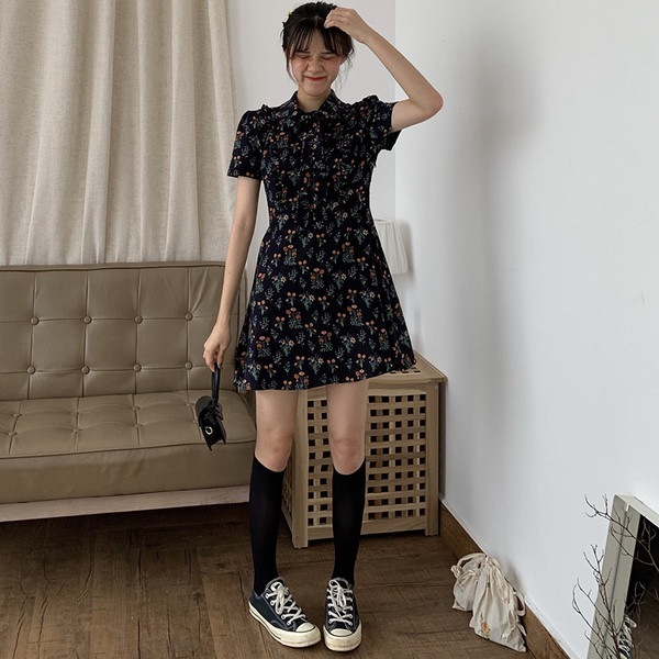 Női alkalmi ruha virágmintával