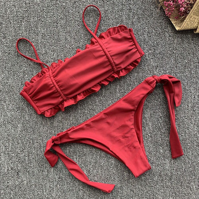 Costum de baie modern, din două piese, cu cravate