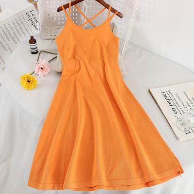 Modern női ruha vékony pántokkal széles modell három színben