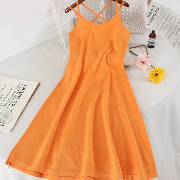 Modern női ruha vékony pántokkal széles modell három színben