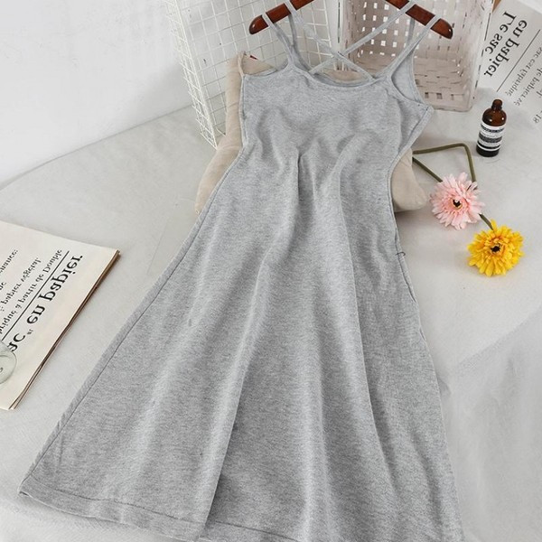 Modern női ruha vékony pántokkal széles modell három színben