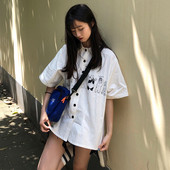 széles, alkalmi női ing fehér és fekete mintával