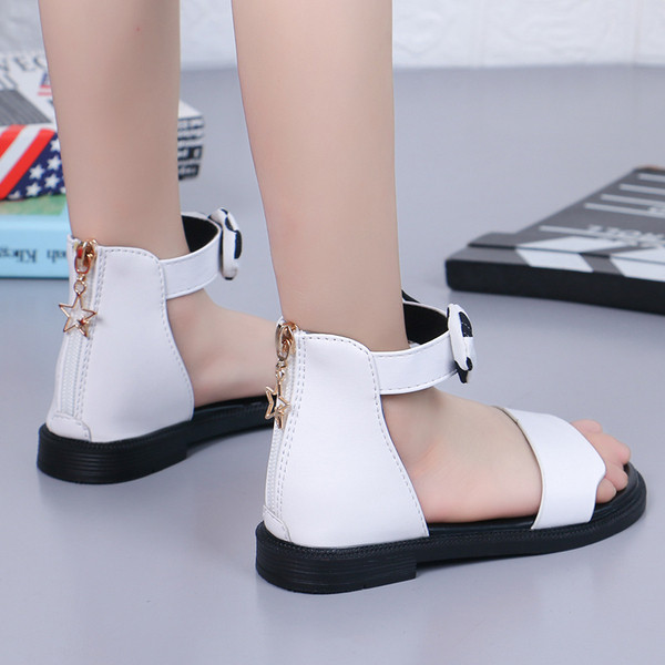 Gyerekszandál lányoknak három színben szalaggal és cipzárral