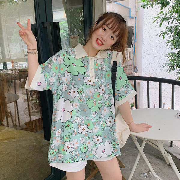 Széles női virágos blúz