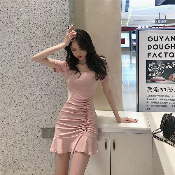 Alkalmi női ruha rózsaszín és fekete színben