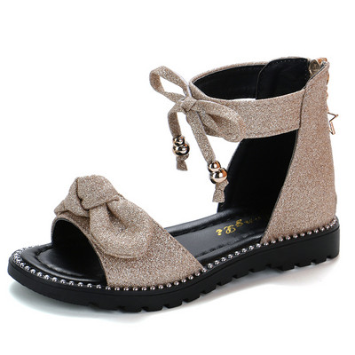 Stílusos gyermekszandál három színben, fényes hatással