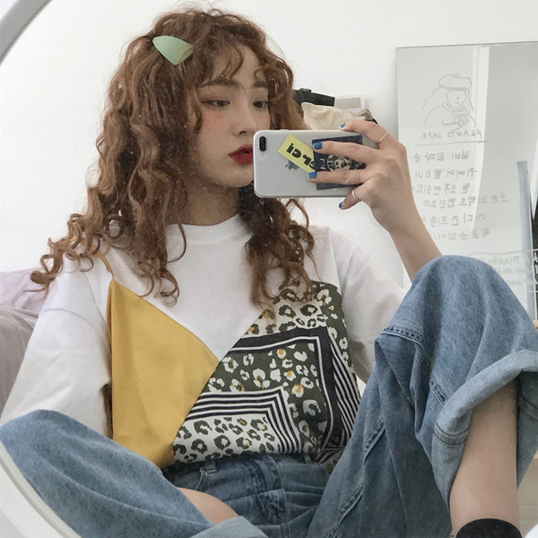 Női póló utánzattal ellátott felsővel