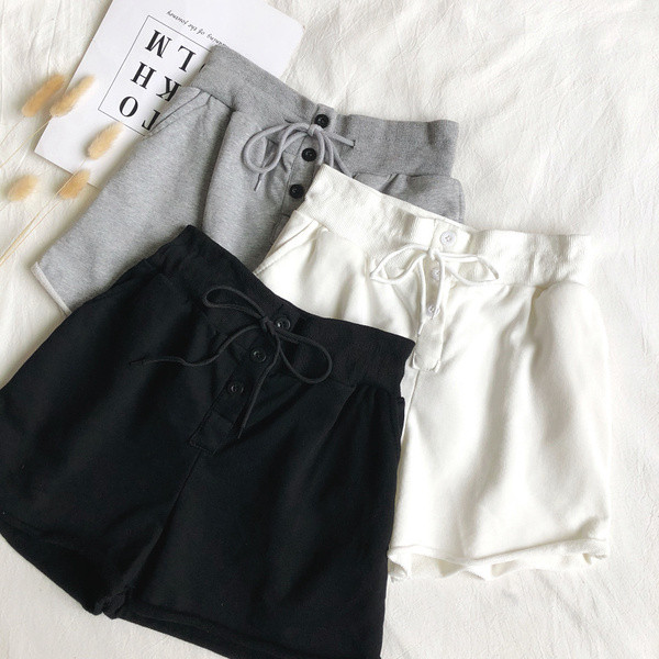 Alkalmi női rövidnadrág fehér, fekete és szürke színben