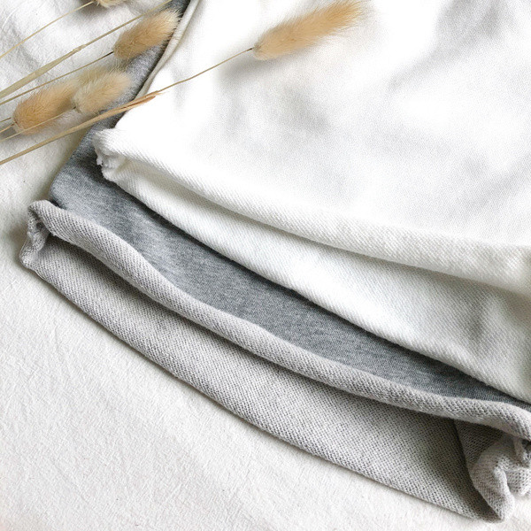 Alkalmi női rövidnadrág fehér, fekete és szürke színben