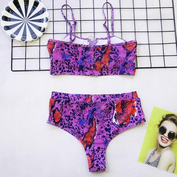 Női fürdőruha cipzárral és mintával