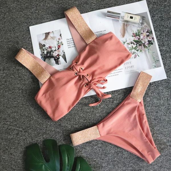 Fürdőruha széles pántokkal és elemes megkötőkkel