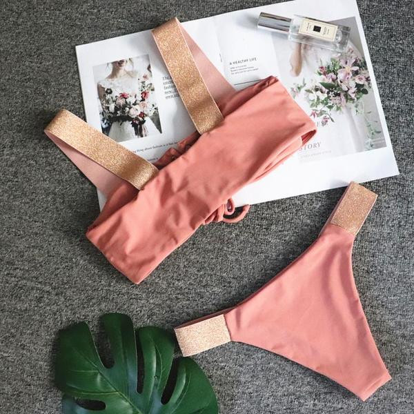 Fürdőruha széles pántokkal és elemes megkötőkkel