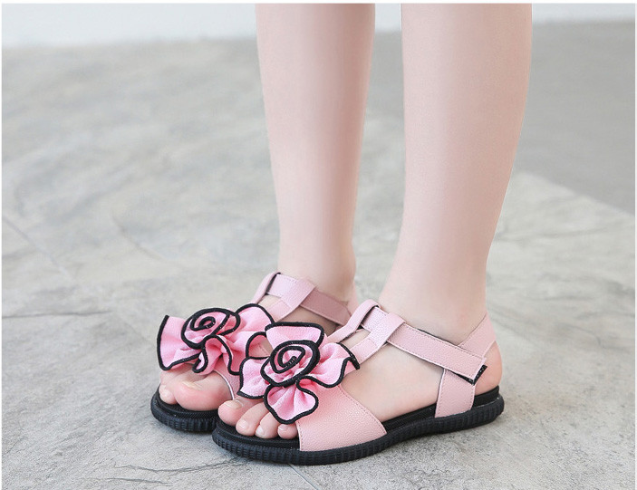 Aktuális gyerekszandál lányoknak három színben 3D elemmel