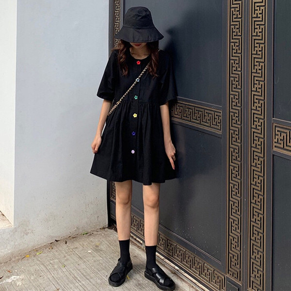 Lezser széles női ruha színes gombokkal