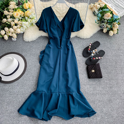 Stílusos női hosszú ruha kivágott modell V-nyakkal több színben