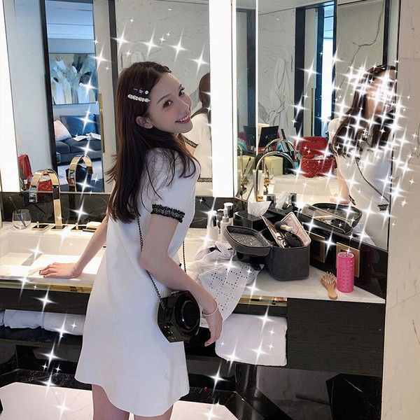 Alkalmi női ruha rövid ujjú fehér és fekete színben