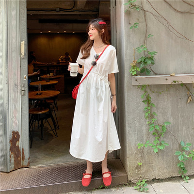 Hétköznapi női ruha, hátul nyakkendővel