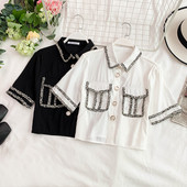 Stílusos női ing rövid modell fekete-fehér zsebekkel