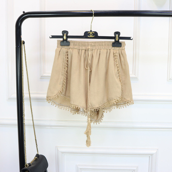 Alkalmi női rövidnadrág nyakkendővel több színben