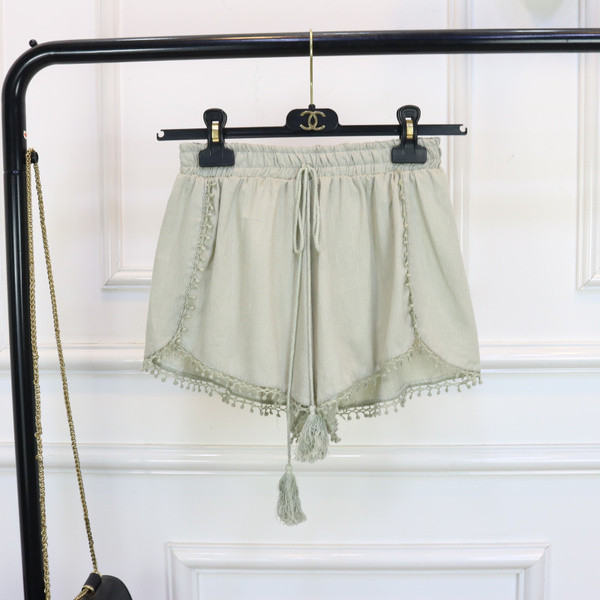 Alkalmi női rövidnadrág nyakkendővel több színben